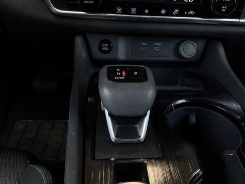 Used 2025 Nissan Rogue SV FWD image 23