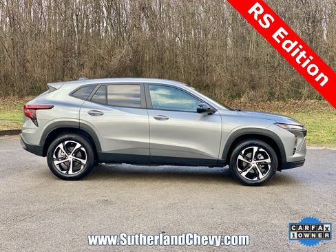 Certified 2025 Chevrolet Trax RS w/ Driver Confidence Package image 8