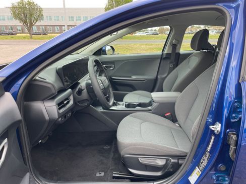 Used 2025 Kia K4 LXS image 25