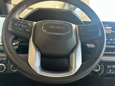 Used 2023 GMC Sierra 1500 SLT w/ SLT Premium Plus Package AWD/4WD image 24