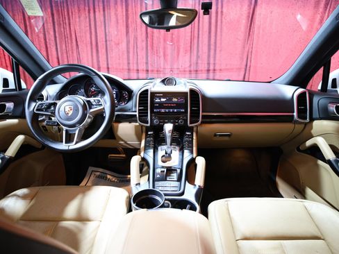 Used 2017 Porsche Cayenne image 15