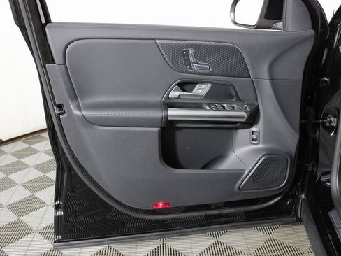 Certified 2025 Mercedes-Benz GLA 250 image 10