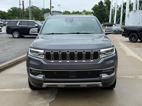 Used 2022 Jeep Wagoneer Series III w/ Premium Group I AWD/4WD image 3