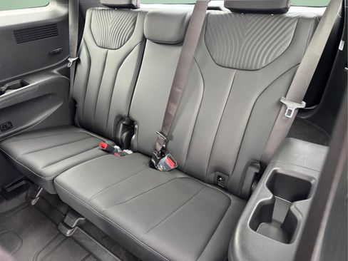 Used 2025 Hyundai Palisade Calligraphy image 16