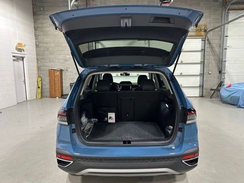 Certified 2026 Volkswagen Taos SEL AWD/4WD image 21
