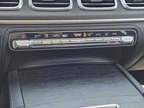 Used 2024 Mercedes-Benz GLE 350 4MATIC image 9