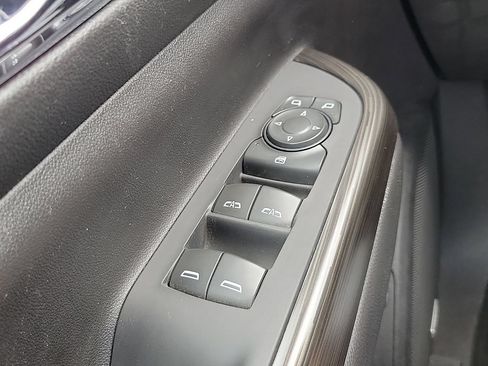 Used 2023 GMC Acadia SLT AWD/4WD image 12