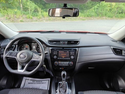 Used 2017 Nissan Rogue S AWD/4WD image 10