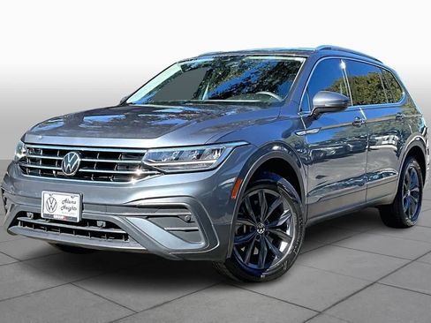 Certified 2023 Volkswagen Tiguan SE image 1