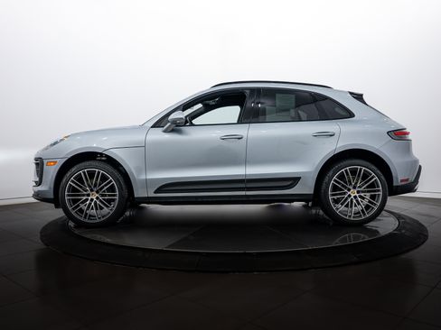 Certified 2026 Porsche Macan image 2