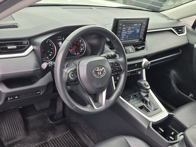 Used 2022 Toyota RAV4 XLE Premium AWD/4WD image 17