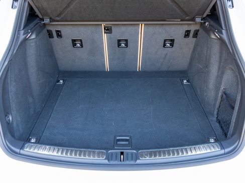 Certified 2025 Porsche Macan image 45