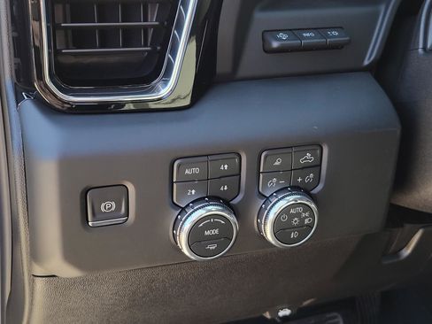 New 2026 GMC Sierra 2500 Denali w/ Denali Reserve Package image 8