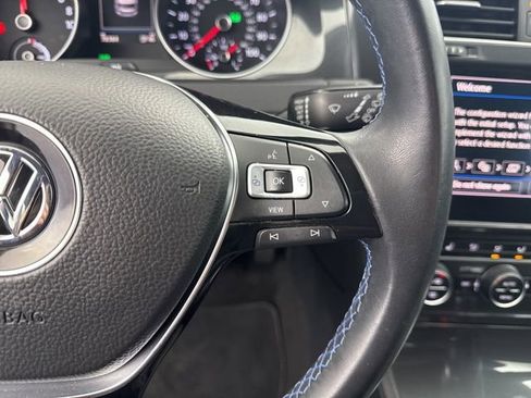 Used 2019 Volkswagen e-Golf SE w/ Driver Assistance Package image 28