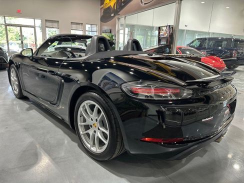 Used 2018 Porsche 718 Boxster RWD image 32