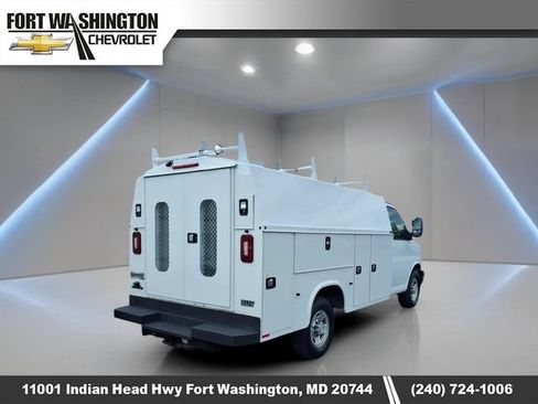 Used 2019 Chevrolet Express 3500 w/ Power Convenience Package RWD image 4