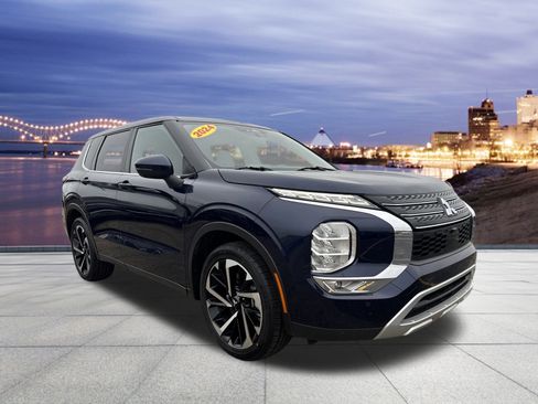 Used 2024 Mitsubishi Outlander SE Black Edition image 4