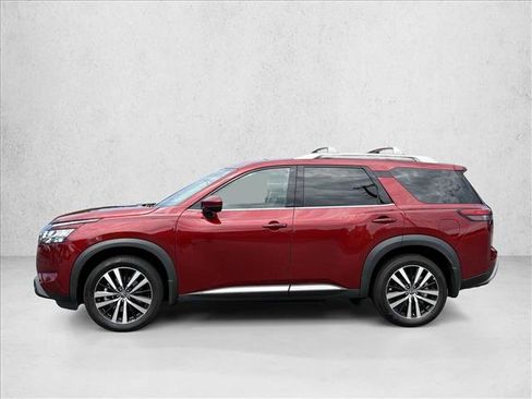 Used 2024 Nissan Pathfinder Platinum AWD/4WD image 8
