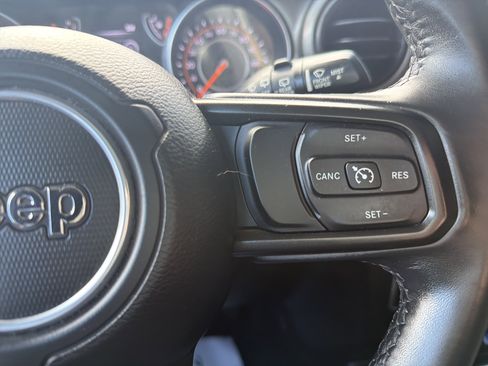 Used 2018 Jeep Wrangler Unlimited Sport S image 27