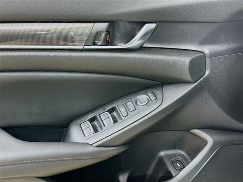 Used 2022 Honda Accord Sport image 17
