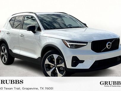 New 2026 Volvo XC40 B4 Plus w/ Protection Package Premier