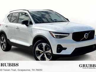 New 2026 Volvo XC40 B4 Plus w/ Protection Package Premier FWD video 1