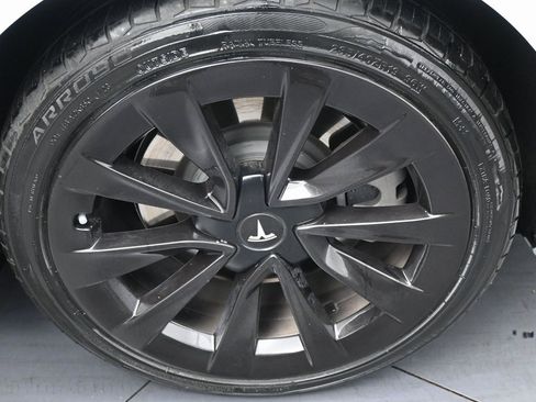 Used 2021 Tesla Model 3 Standard Range Plus image 41