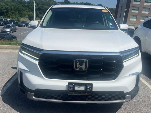 Used 2023 Honda Pilot Touring image 7