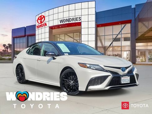 Used 2023 Toyota Camry XSE image 1