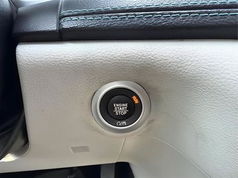 Used 2018 Chrysler Pacifica Limited w/ Advanced Safetytec Group FWD image 51