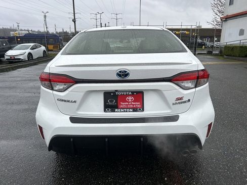 Certified 2024 Toyota Corolla SE w/ SE Package image 6