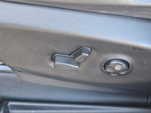 Certified 2021 Chrysler Pacifica Touring-L w/ Uconnect Theater Family Group image 30