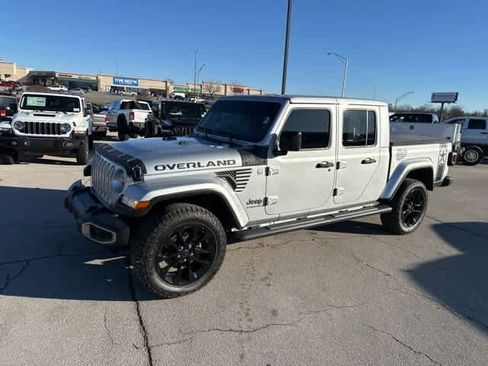 Used 2023 Jeep Gladiator Overland image 16