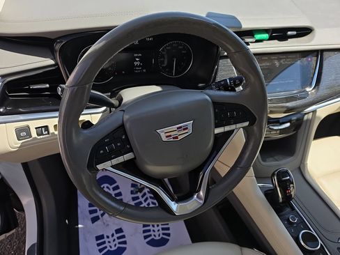 Used 2021 Cadillac XT6 Premium Luxury AWD/4WD image 13