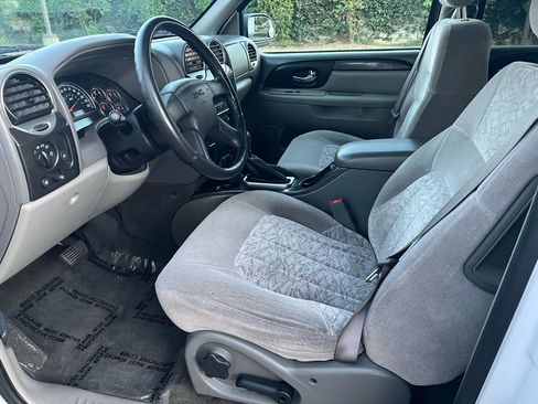 Used 2004 GMC Envoy SLE image 9