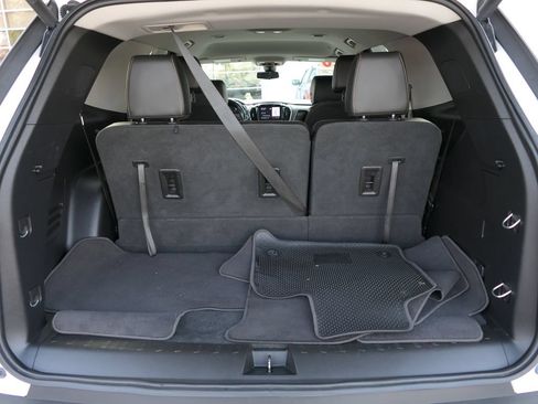 Used 2020 Chevrolet Traverse RS FWD image 24