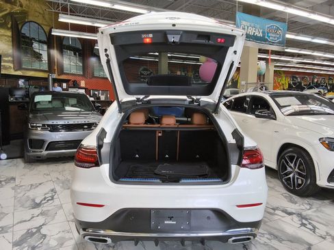 Used 2023 Mercedes-Benz GLC 300 4MATIC Coupe image 7