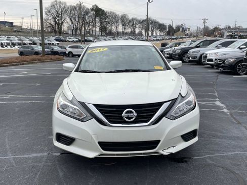 Used 2017 Nissan Altima 2.5 S w/ Power Driver Seat Package image 2