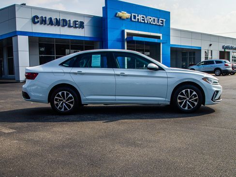 Used 2025 Volkswagen Jetta S FWD image 8