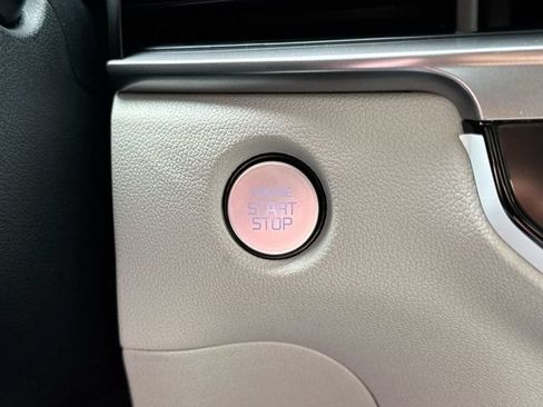 Used 2025 Kia Sorento S w/ Panoramic Sunroof Package FWD image 28