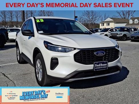 Used 2023 Ford Escape Active AWD/4WD image 2
