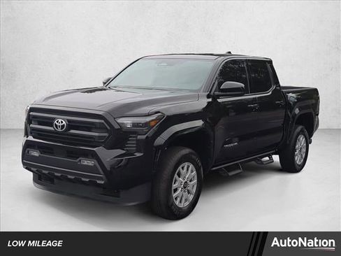 Certified 2025 Toyota Tacoma SR5 image 1