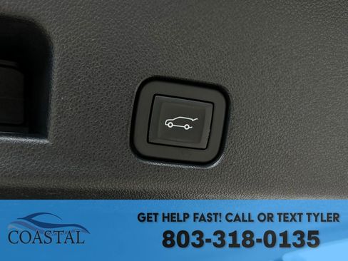 Used 2025 Chevrolet Traverse LT AWD/4WD image 23