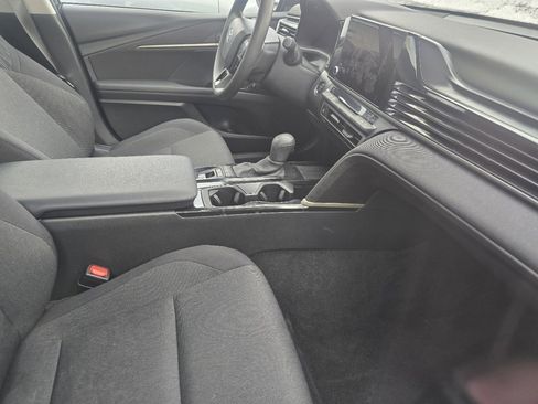 Used 2025 Toyota Camry LE image 15