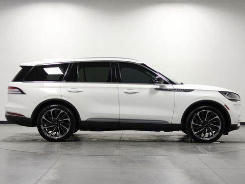 Used 2020 Lincoln Aviator Reserve w/ Equipment Group 201A image 3
