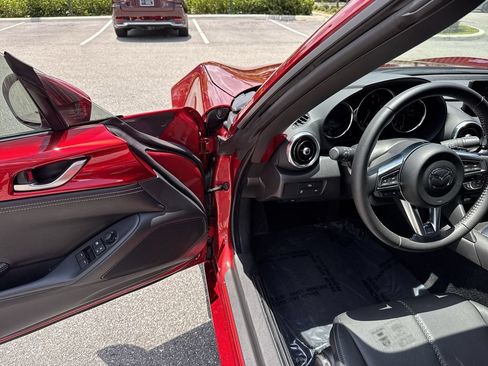 Certified 2025 MAZDA MX-5 Miata RF Grand Touring RWD image 21