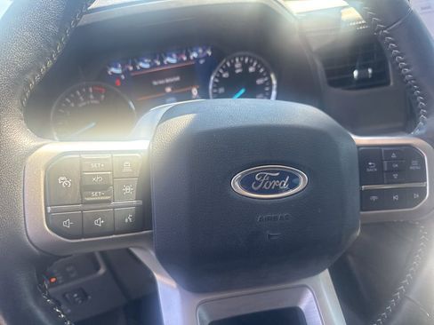 Used 2022 Ford Expedition XLT RWD image 19