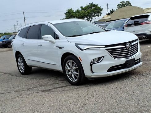Used 2022 Buick Enclave Premium AWD/4WD image 7