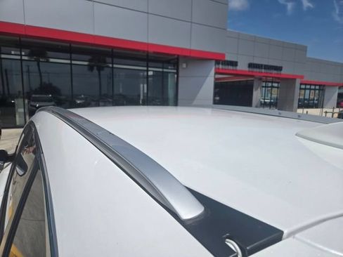Used 2022 Honda CR-V Touring image 2