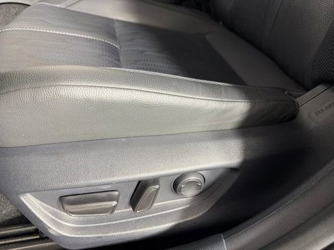 Used 2025 Toyota Camry XSE FWD image 23